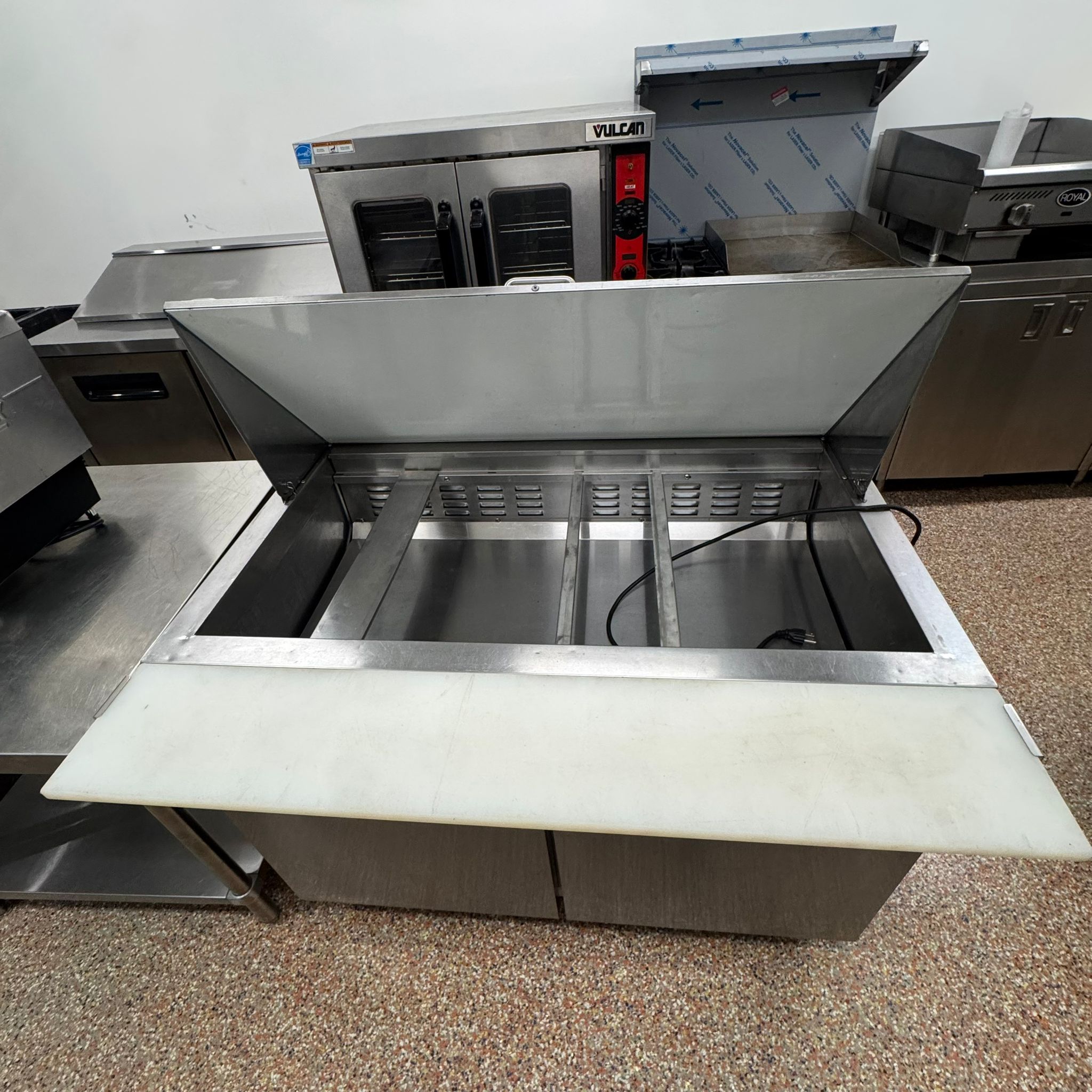 SCLM2-HC – 48" Mega Top Bain Marie Sandwich Prep Refrigerator - Image 2