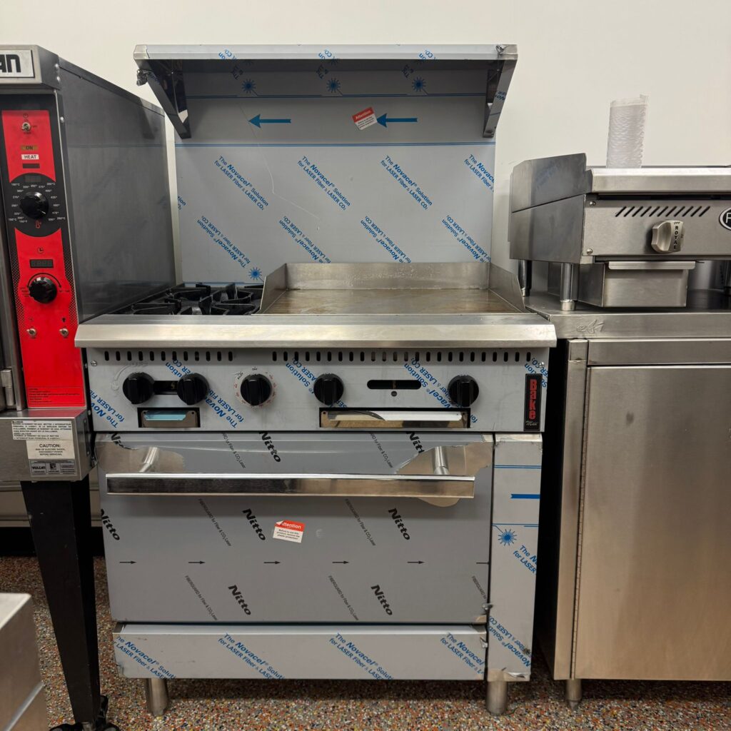 BakeMax America BAS36-12 – 2 Burner Gas Range with 24″ Manual Griddle