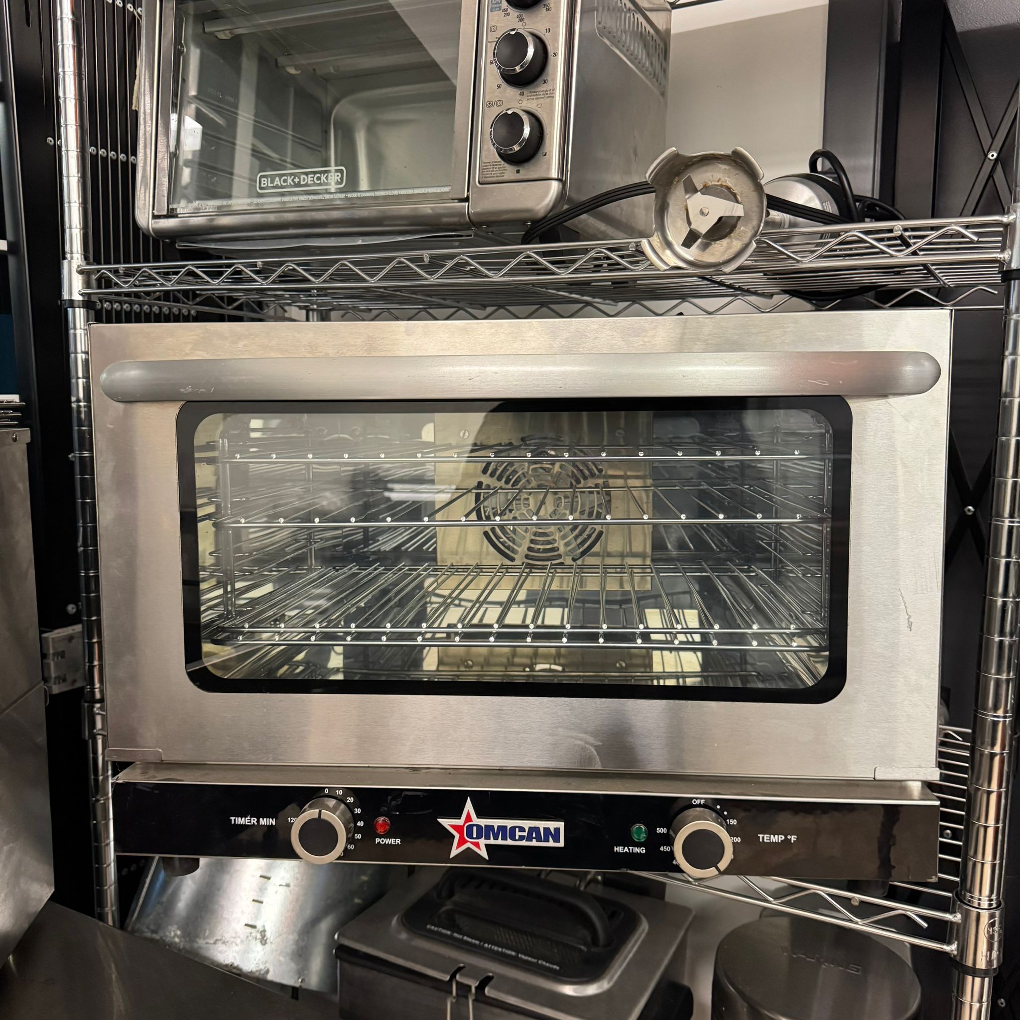 Omcan - 47 L Countertop Convection Oven 23"