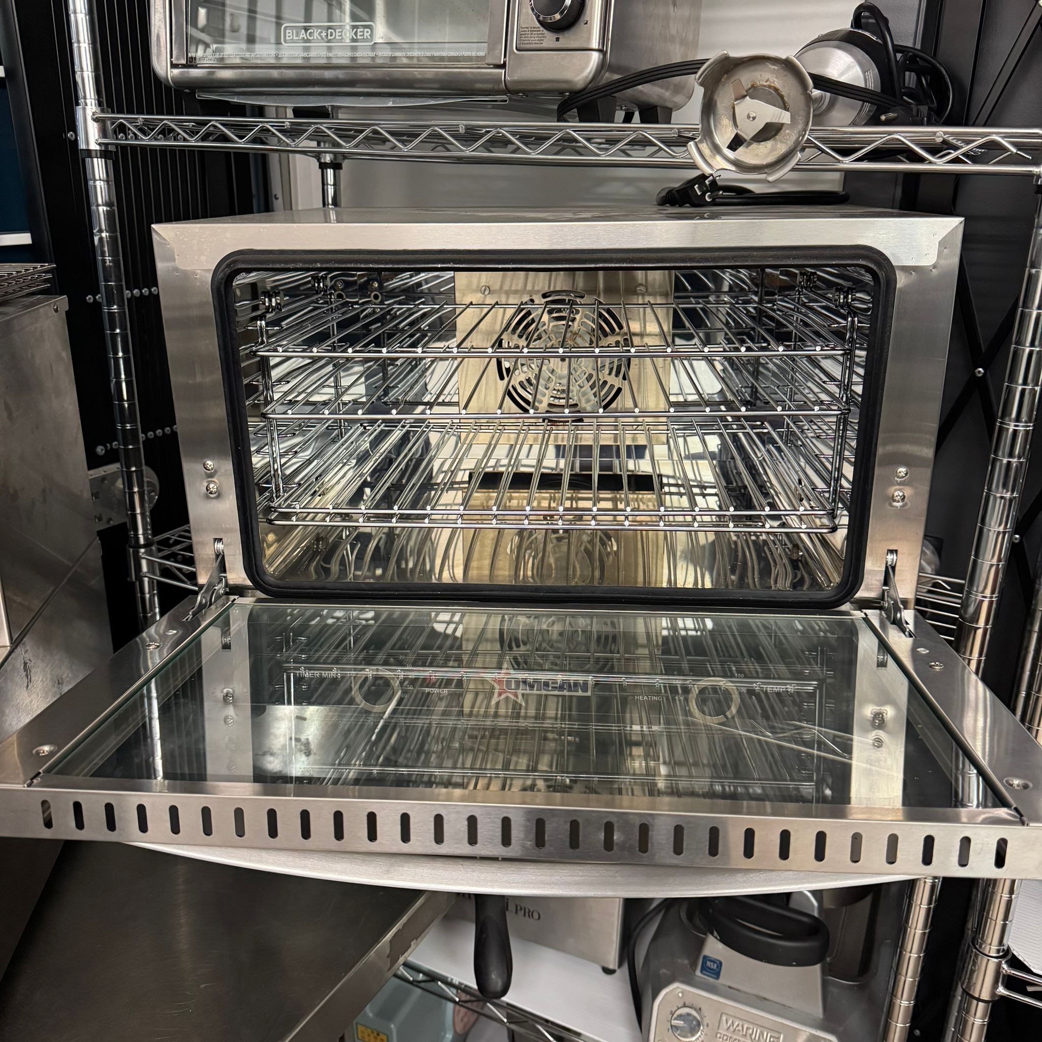 Omcan - 47 L Countertop Convection Oven 23" - Image 2