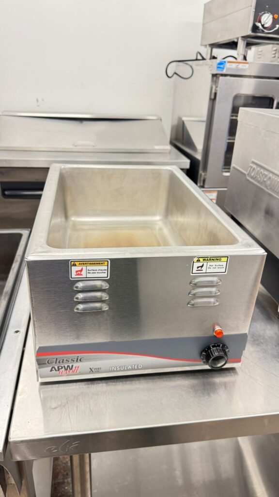 APW Wyott W-3Vi Wyott Full Size Pan Food Warmer - 120V/1200W